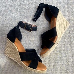 Wedge Heel Sandal Size 9 1/2